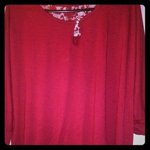 Red quarter sleeve upper back lace top